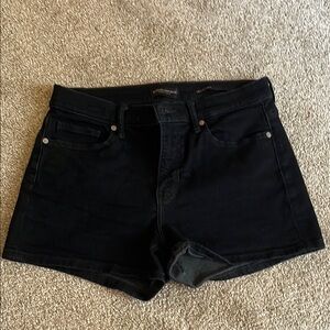 $5 with bundle! Banana Republic Women’s Mid-Rise 3” short, deep blue wash